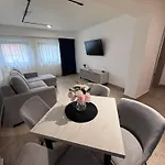 Apartment Minani *