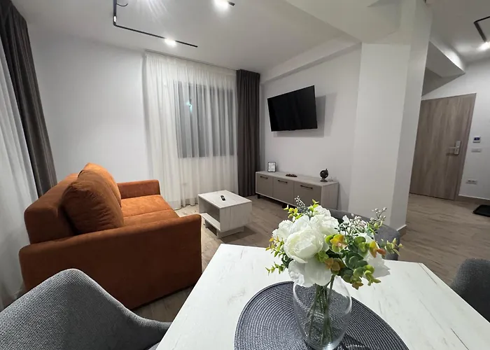 Minani アパート ブラショフ