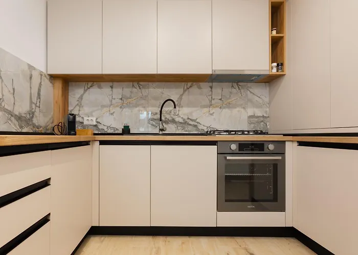 Minani * ブラショフ