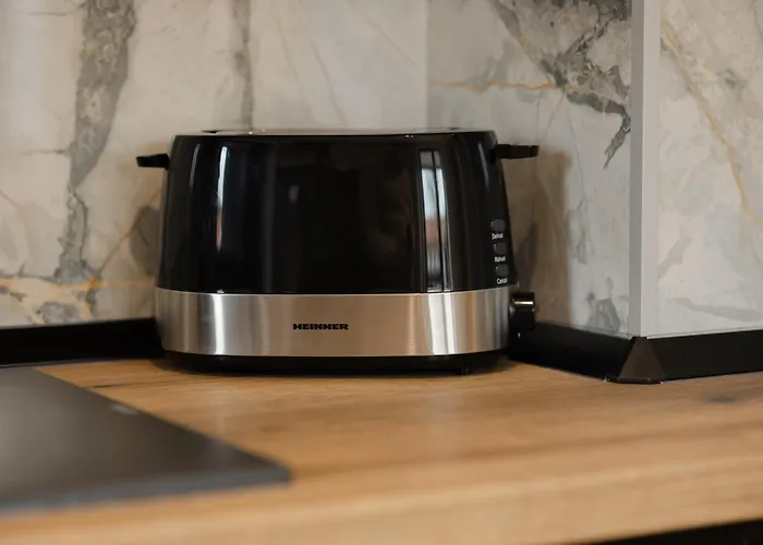 Minani アパート ブラショフ