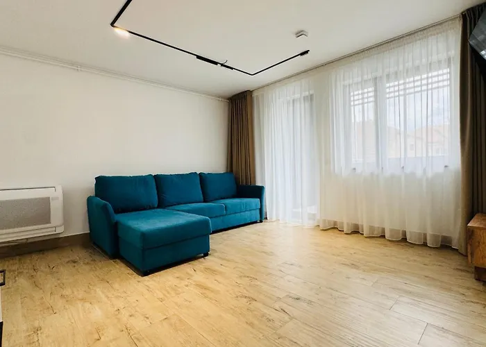 Minani アパート ブラショフ